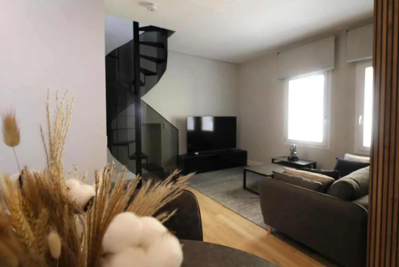 올비아 Luxurious Big Townhouse - Large Terrace - Historical Centre - Highest Quality - Fully Equipped - Renovated 아파트